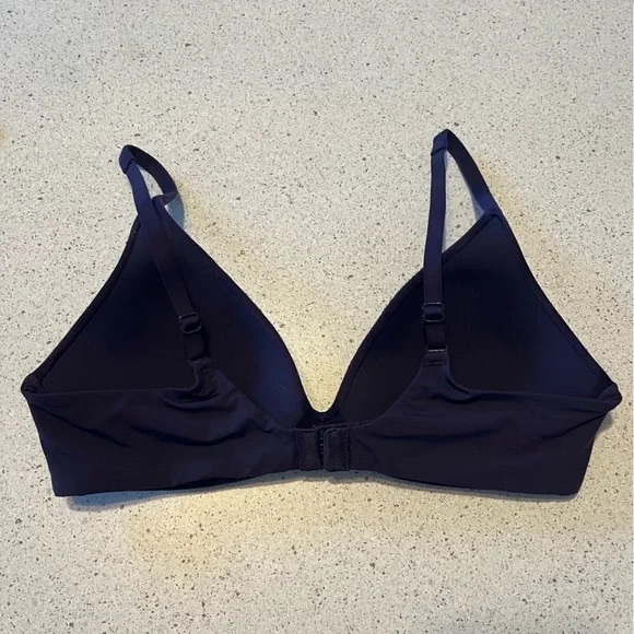 Body By Victoria IPEX Bra Size 36D Black Victoria’s Secret great condition - Picture 2 of 4